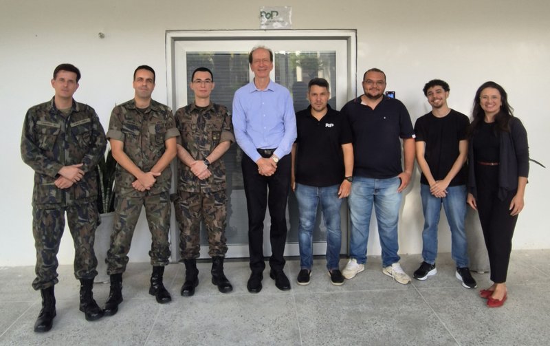 Comitiva do ITA conhece sede do PoP-CE